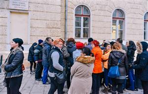 Protest la o școală din Cluj. Părinții, nemulțumiți de faptul că elevii ar putea fi mutați într-o clădire nouă 