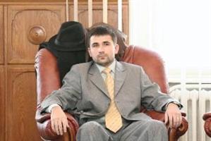 Explicaţia lui Gurzău, deputatul chiulangiu: „S-a demagnetizat cartela”