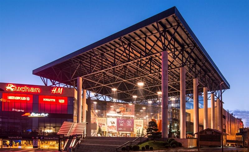 Incursiune multiculturală în 16 ţări reunite în Global Village, la Iulius Mall Cluj (P)
