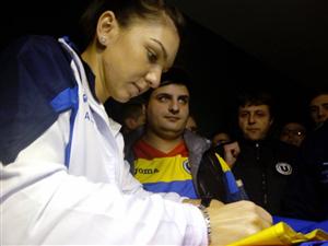 Halepmania, la Cluj. Vedeta din tenis a dat autografe până a obosit GALERIE FOTO