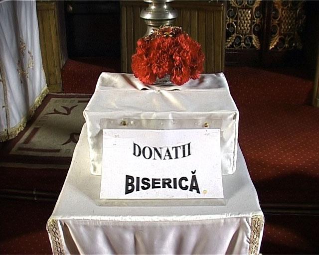Hoţ fără frică: a fost prins la furat din cutia de donaţii a unei biserici din Nicula
