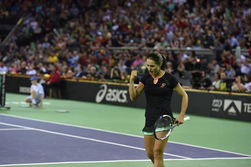 Monica Niculescu revine senzaţional şi câştigă setul doi. Pliskova câştigă decisivul şi amână deznodământul 