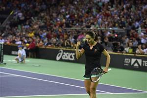Monica Niculescu revine senzaţional şi câştigă setul doi. Pliskova câştigă decisivul şi amână deznodământul 
