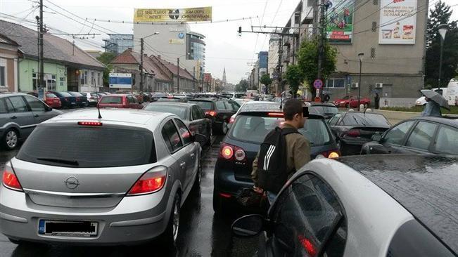 Pietonii indisciplinaţi, taxaţi de poliţişti. Peste 250 de amenzi aplicate