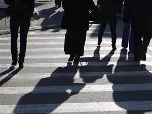 Tânăr, prins de poliţişti la el acasă, după ce a fugit de la locul unui accident