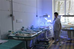 Deficit de incubatoare în maternităţile clujene. Ce probleme mai au secţiile de neonatologie