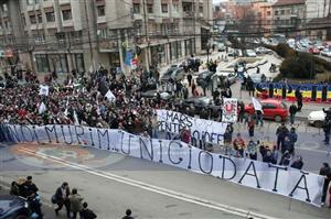 Judecătorii au amânat falimentul Universităţii