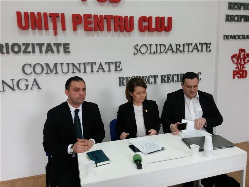 Contre Aurelia Cristea - Emil Boc pe tema metroului în Cluj. „Să coboare cu picioarele pe pământ