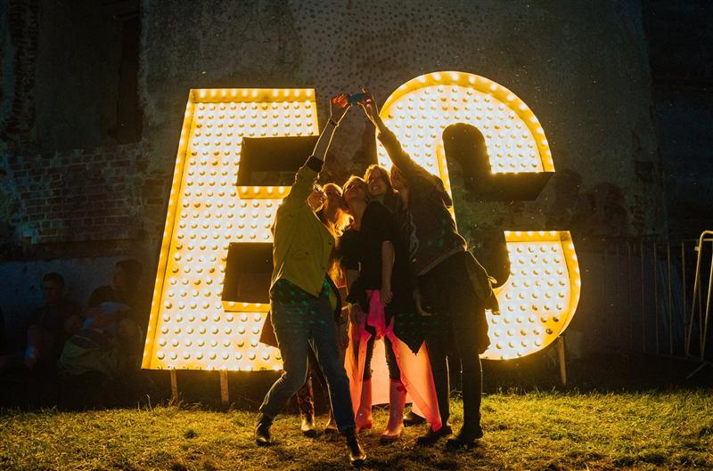 Se caută voluntari pentru Electric Castle 2016