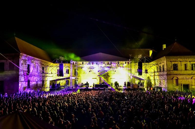 Artiștii români, invitați pe scenele Electric Castle