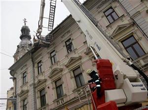 Guvernul discută noi schimbări de prefecţi şi situaţia locuinţelor în clasa I de risc seismic