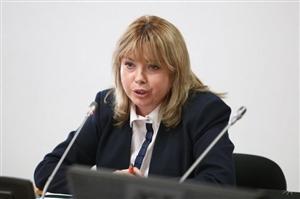Dragu: E corect principiul ca la muncă egală remuneraţia să fie egală, să vedem dacă putem implementa