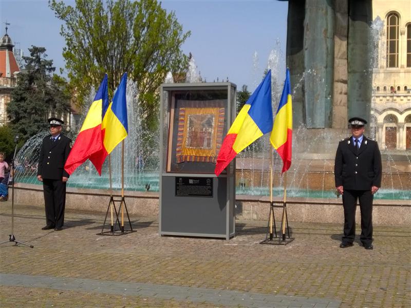 Drapelul de luptă al lui Avram Iancu a ajuns la Cluj, în piaţa ce poartă numele revoluţionarului FOTO 