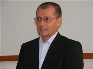 Se înmulţesc peţitorii lui Buzoianu. Se coace o coaliţie anti-Boc?