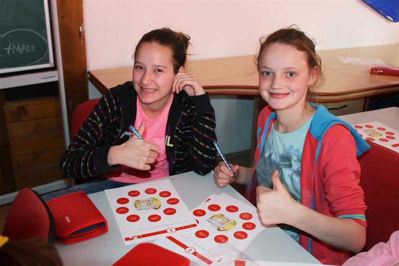 Elevii clujeni şi floreşteni au primit lecţii despre siguranţă de la pompieri