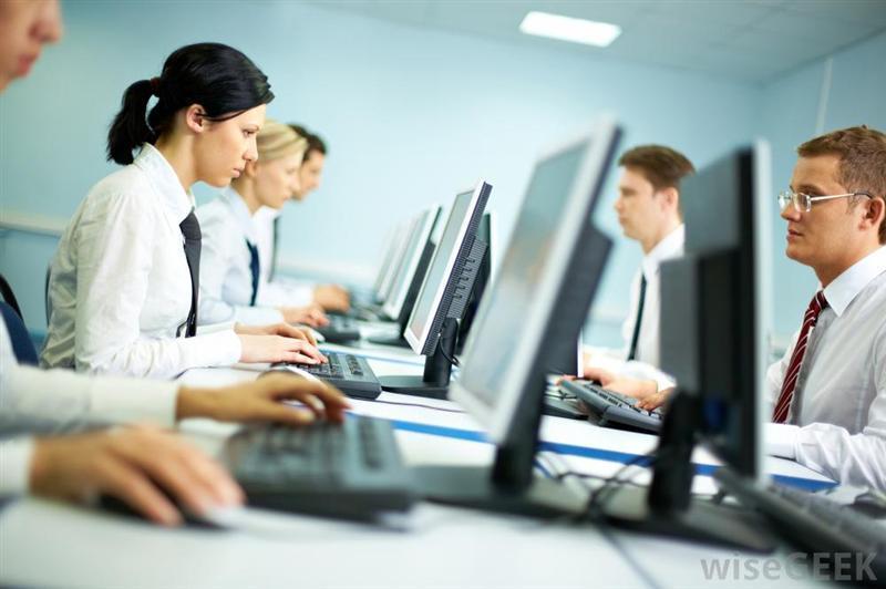 NS: În 2015, numărul românilor care au declarat că vor să lucreze a scăzut cu 4,9% faţă de 2014