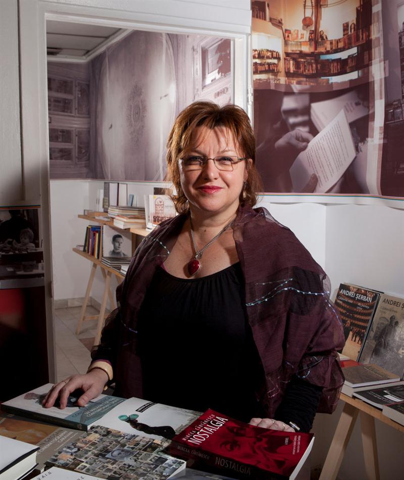 Premierul a trimis preşedintelui revocarea lui Alexandrescu şi nominalizarea Corinei Şuteu