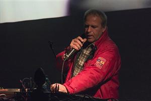 Trei regizori şcoliţi la Cluj îşi lansează filmele la TIFF. Părintele muzicii electronice româneşti, clujeanul Rodion, e subiect de documentar