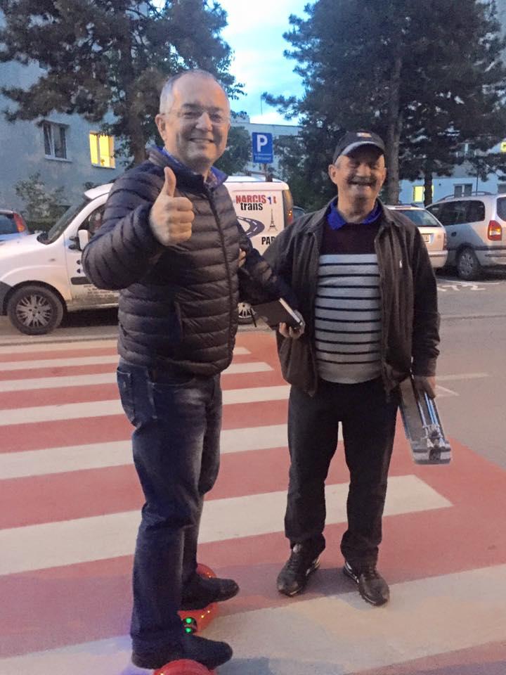 Campania pe Facebook a candidaţilor la primărie. Între selfie-uri şi fotografii cu pălării de cowboy FOTO