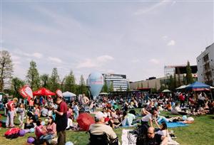 Concerte, târg cu tematică vintage și jocuri, pe agenda Picnic in the Park, sâmbătă, în Iulius Parc (P)