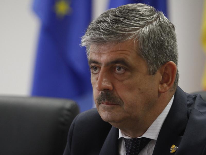 Fostul şef al judeţului, Horea Uioreanu şi oamenii de afaceri Ioan Bene şi Vasile Pogăcean, condamnaţi la închisoare cu executare