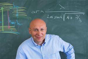 Laureat al Premiului Nobel pentru Chimie, Doctor Honoris Causa al UBB 