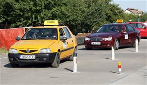 Patru probe la examenul pentru permis auto: teorie, poligon, traseu ziua şi noaptea