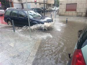 Dacă e lac, lac să fie. Obişnuiţi-vă cu bărcile care plutesc prin Cluj