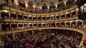 Romeo și Julieta îşi trăiesc povestea de iubire pe scena Naţionalului din Cluj