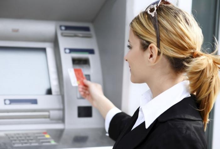 Românii au luat până la patru credite în ultimii 10 ani