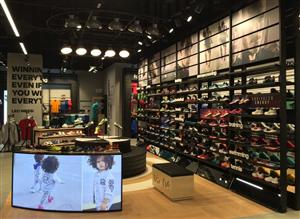 Brandul internaţional Adidas a inaugurat un nou concept de magazin, în Iulius Mall Cluj (P)