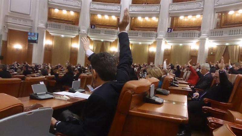Cu cine îşi vor împrospăta clujenii garnitura de parlamentari