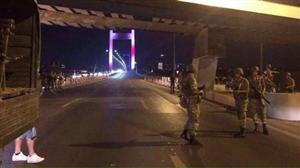 LOVITURĂ de STAT ÎN TURCIA. Focuri de armă în capitală, poduri închise la Istanbul