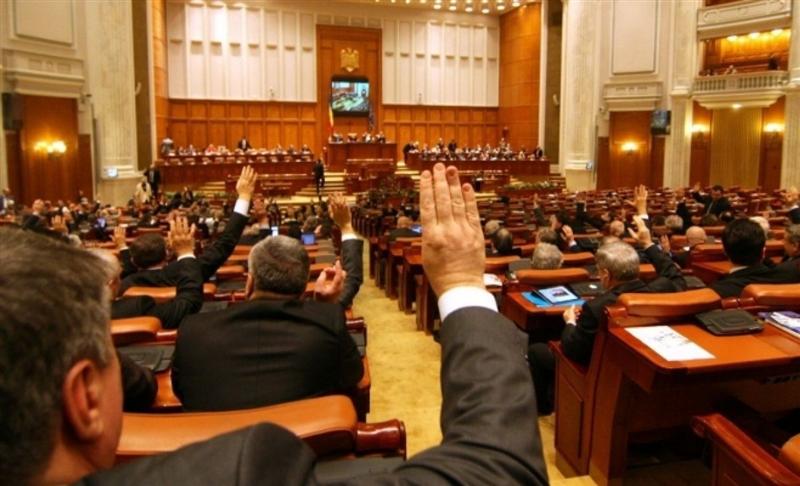 CCR: Legea pensiilor speciale pentru aleșii locali, neconstituțională