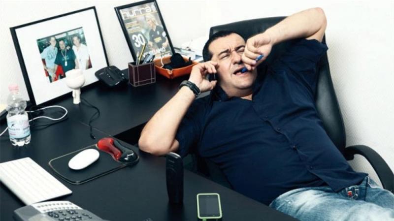 Ei joacă, el numără banii. Cel mai în vogă agent de jucători câştigă din fotbal mai mult decât Messi