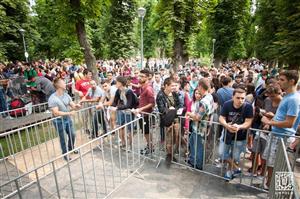 Fără bani cash la Untold 2016: organizatorii festivalului au pregătit carduri și brățări contactles