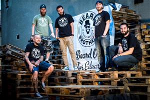 Beard Brothers şi The Sisterhood 