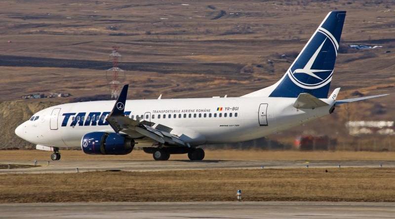 Vechea pistă a aeroportului intră în reparaţii