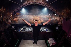 Afrojack și Martin Garrix trag cortina la Untold 2016. Vezi programul de duminică