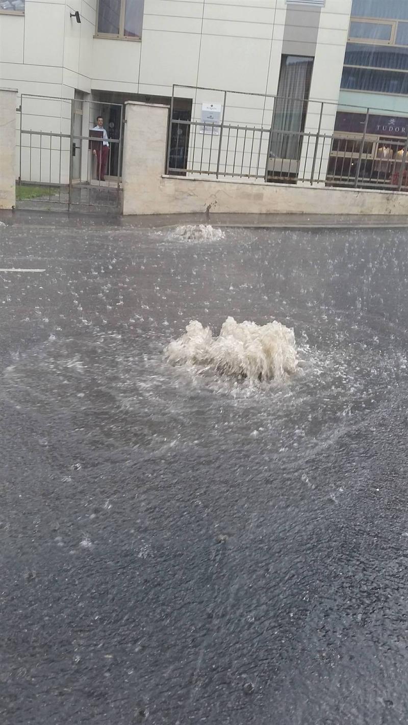 Asfaltul NOU a cedat. De ce se fac la Cluj lucrările DIFERIT? FOTO