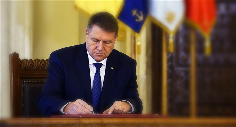 Klaus Iohannis condolează familiile celor decedaţi în urma cutremurului din Italia