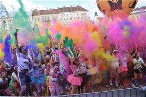 Color Run închide circulaţia în centrul Clujului 