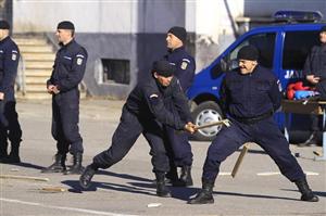 Peste 9.000 de poliţişti şi 1.000 de jandarmi vor acţiona începând de luni în zona şcolilor