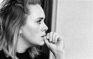 Adele a cântat pentru Angelina Jolie şi Brad Pitt. Ce a spus artista despre divorţul celor doi