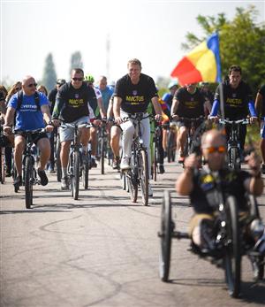 Klaus Iohannis a pedalat pentru Invictus 2017