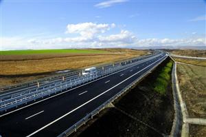 Atenţie, şoferi! Lucrări de asfaltare pe Autostrada Transilvania 