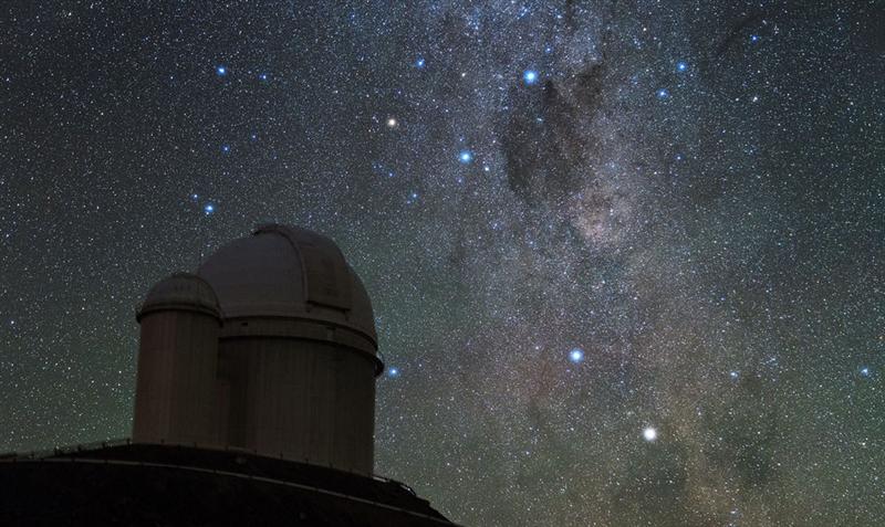Mark Zuckerberg, Stephen Hawking şi antreprenorul rus Yuri Milner caută viaţă pe Terra 2.0
