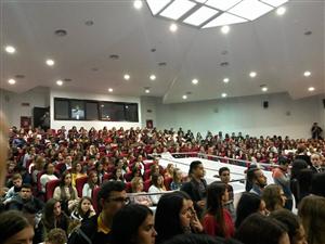 Premierul României, prezent la deschiderea UMF Cluj, atacă 