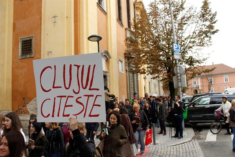 Marşul Lecturii impune restricţii de circulaţie în centrul Clujului