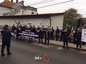 Proteste în fața Spitalului Penitenciar Dej. Sindicaliștii cer demisia ministrului Justiției